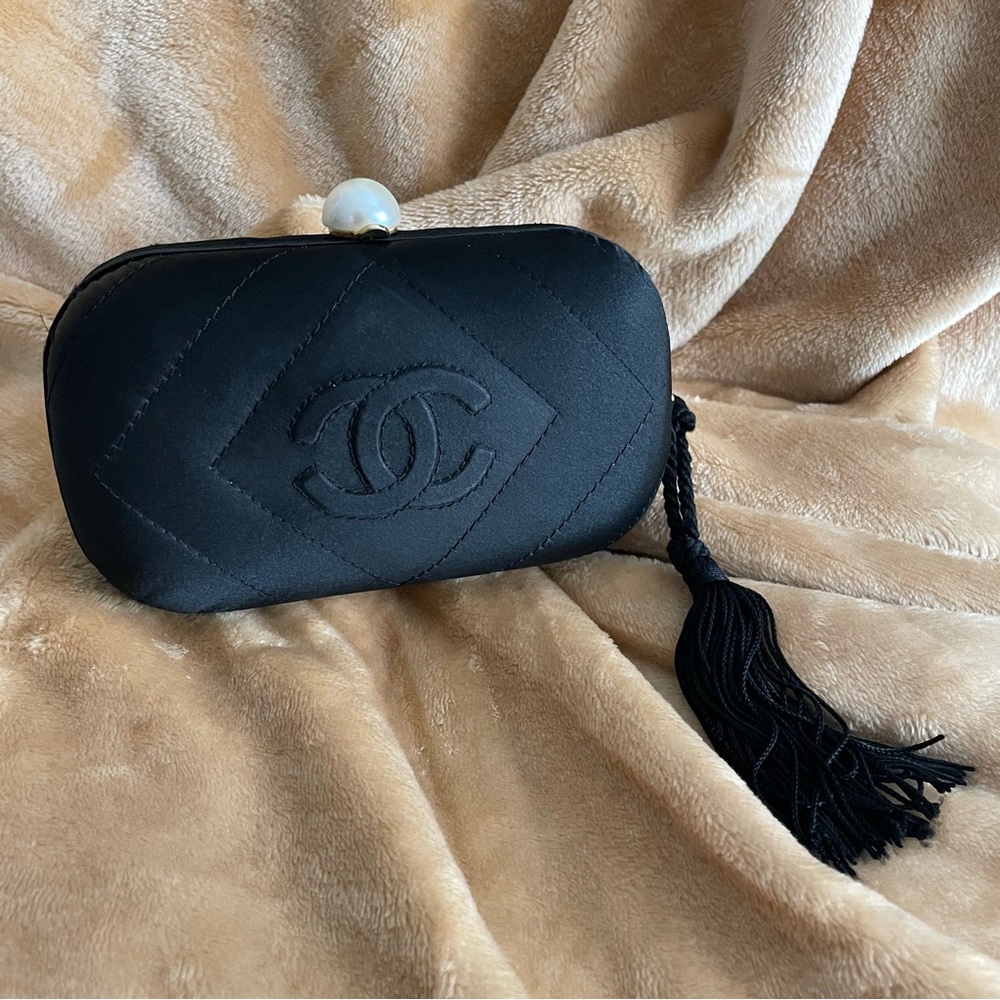 Chanel vintage clutch with tassel